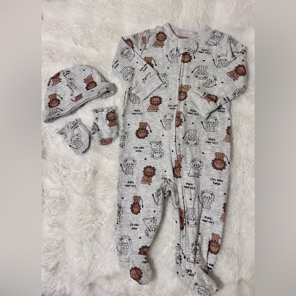 Koala Kids Other - Koalababy Lion Print Footed Sleeper Set w/ Hat & Mittens 3-6M